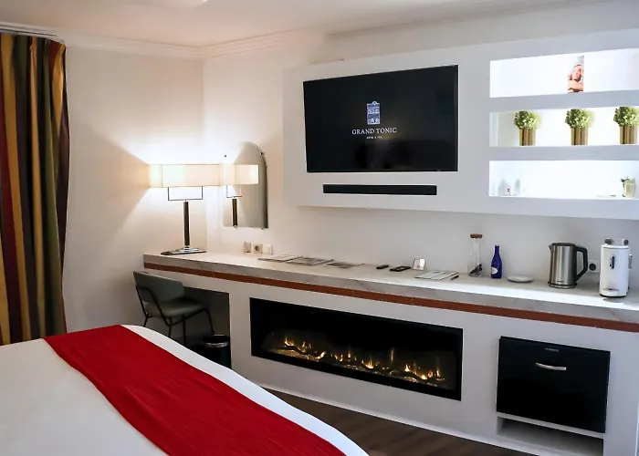 Готель Grand Tonic & Nuxe 4*