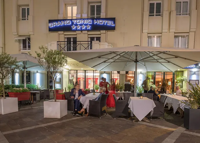 Готель Grand Tonic & Nuxe