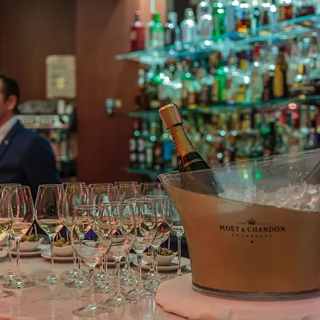 Grand Tonic & Nuxe Biarriz