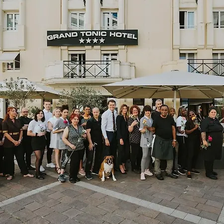 多尼克比亚丽兹豪华酒店 4* 比亚里茨