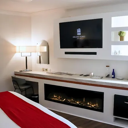 Hotell Grand Tonic & Nuxe 4*