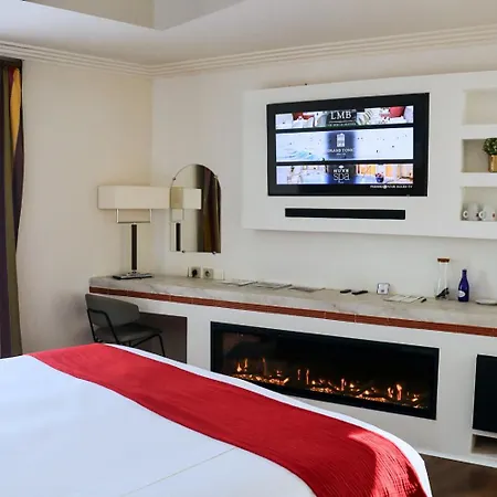 Grand Tonic & Nuxe 4* بياريتز