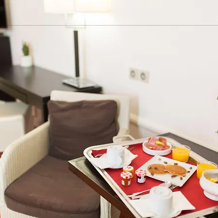 Grand Tonic & Nuxe فندق 4*
