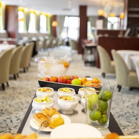 Grand Tonic & Nuxe Hotel