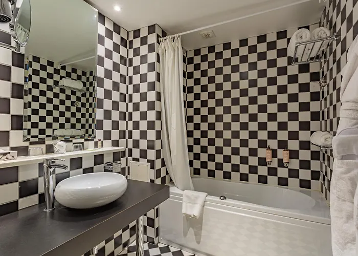 Hotell Grand Tonic & Nuxe 4*